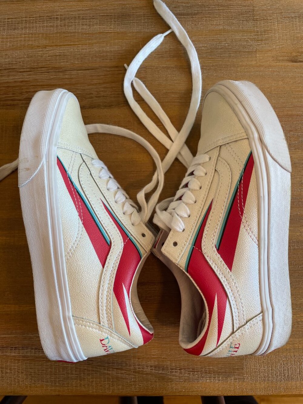 Vans Old Skool Aladdin Sane White Skate Shoes 
David Bowie Size 6